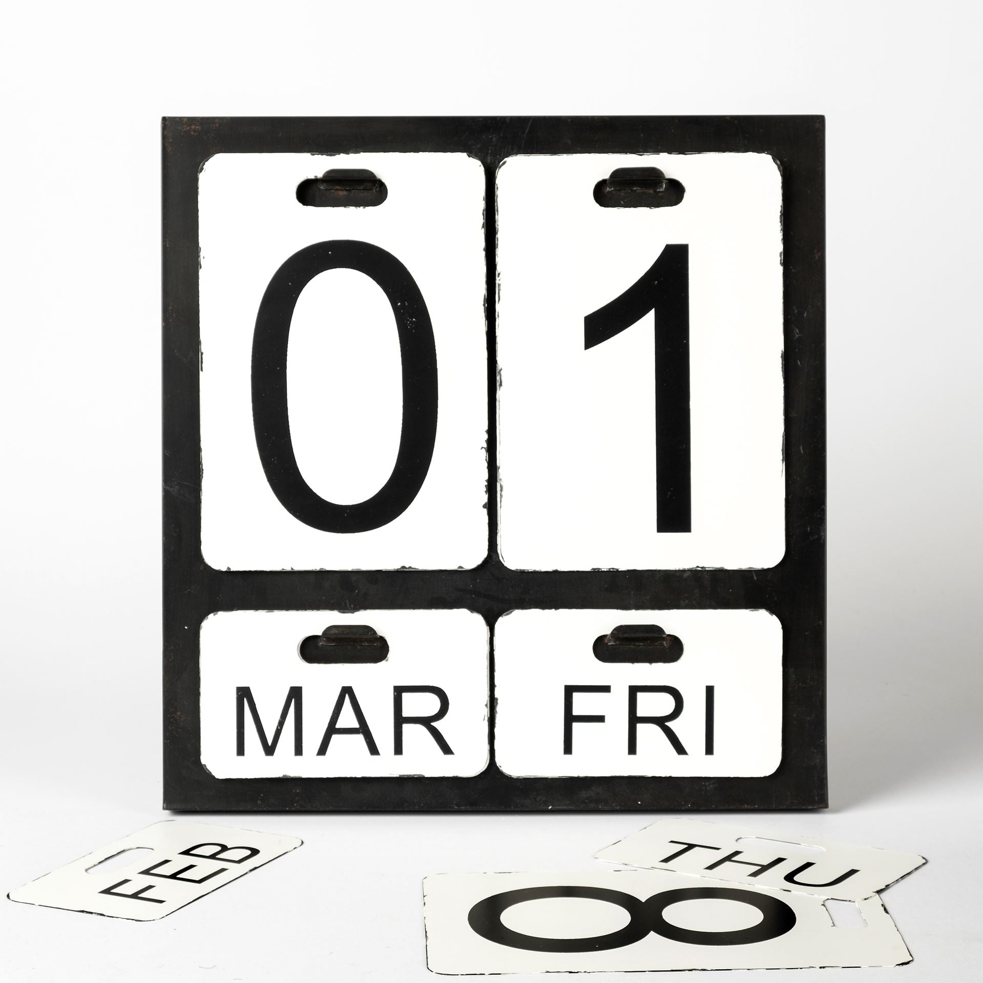 Dario Metal Wall Calendar with changeable Date Day Month