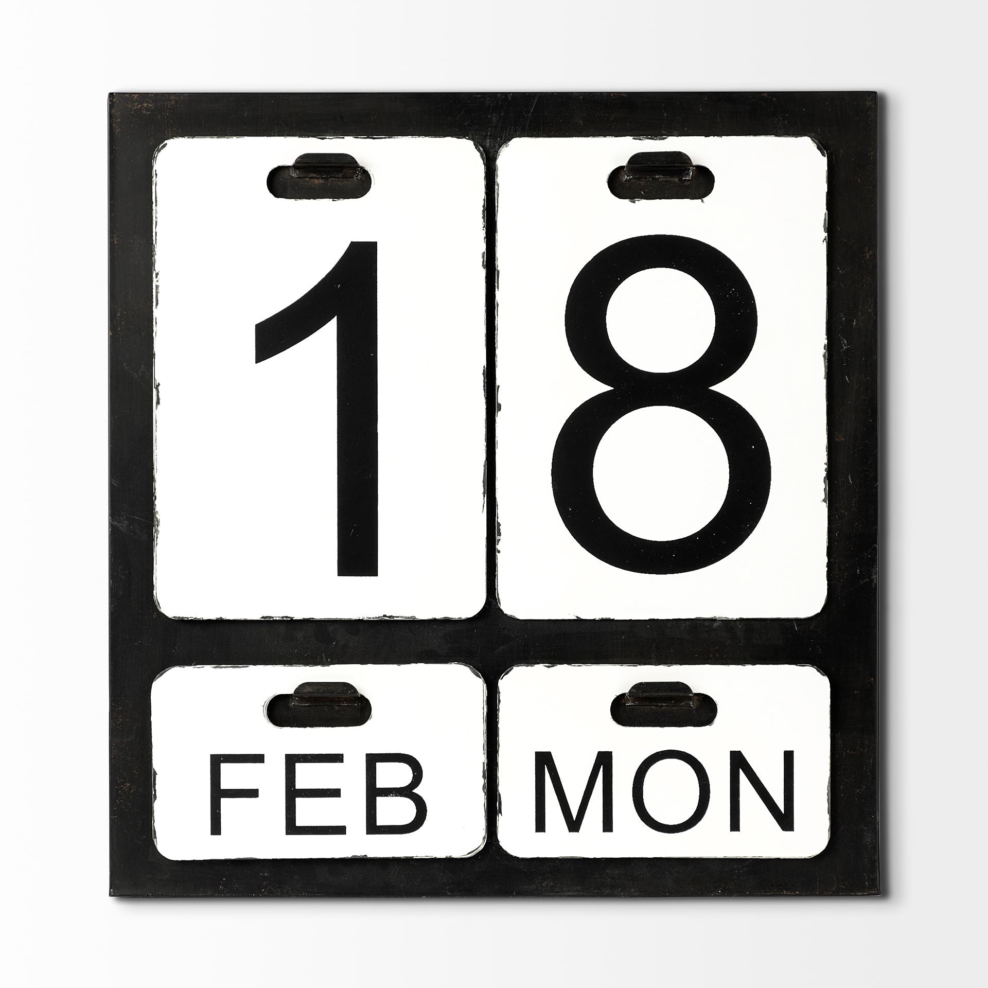 Dario Metal Wall Calendar with changeable Date Day Month