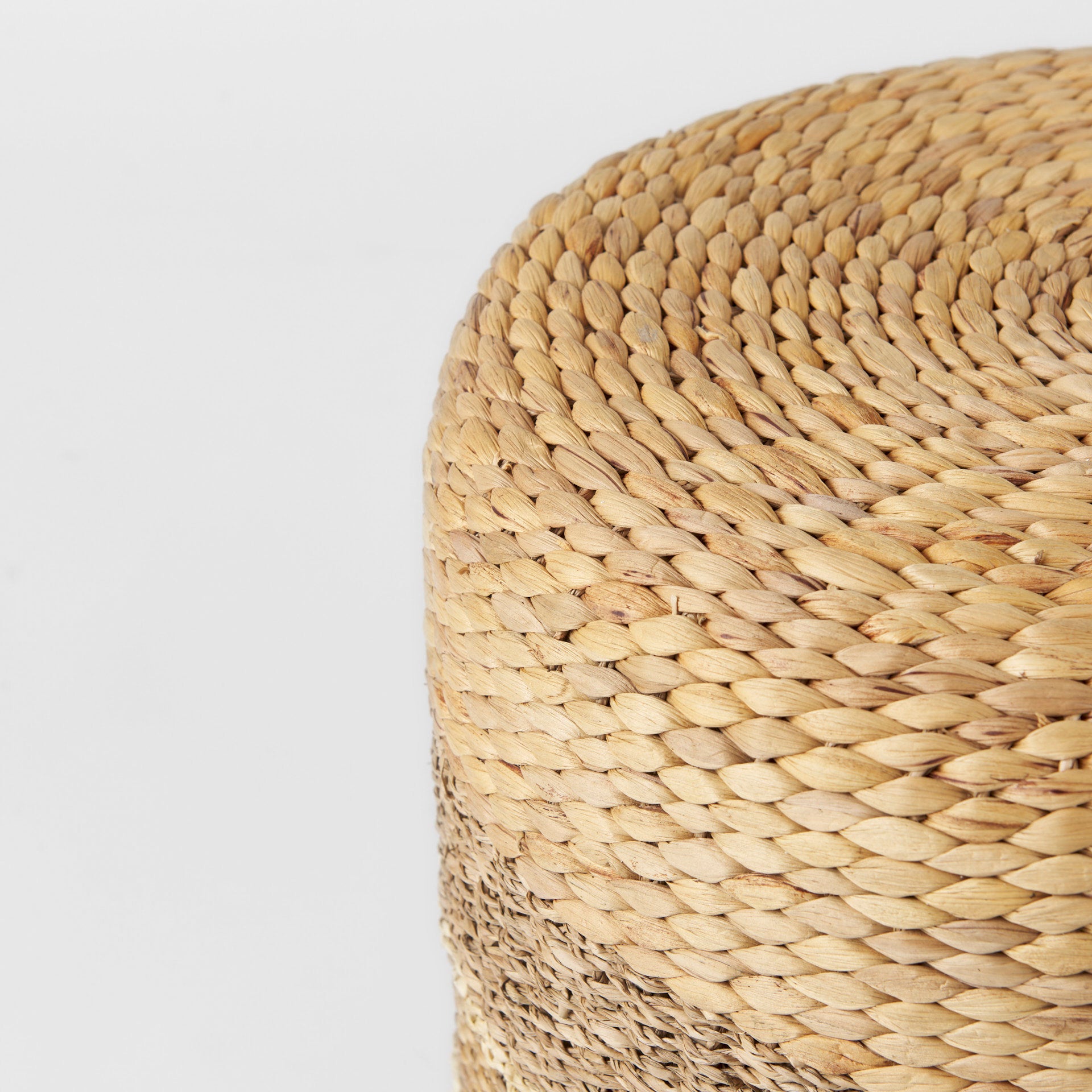 Maya 17.7L x 17.7W x 17.7H Light Brown W/Medium Brown Stripes Seagrass Round Pouf