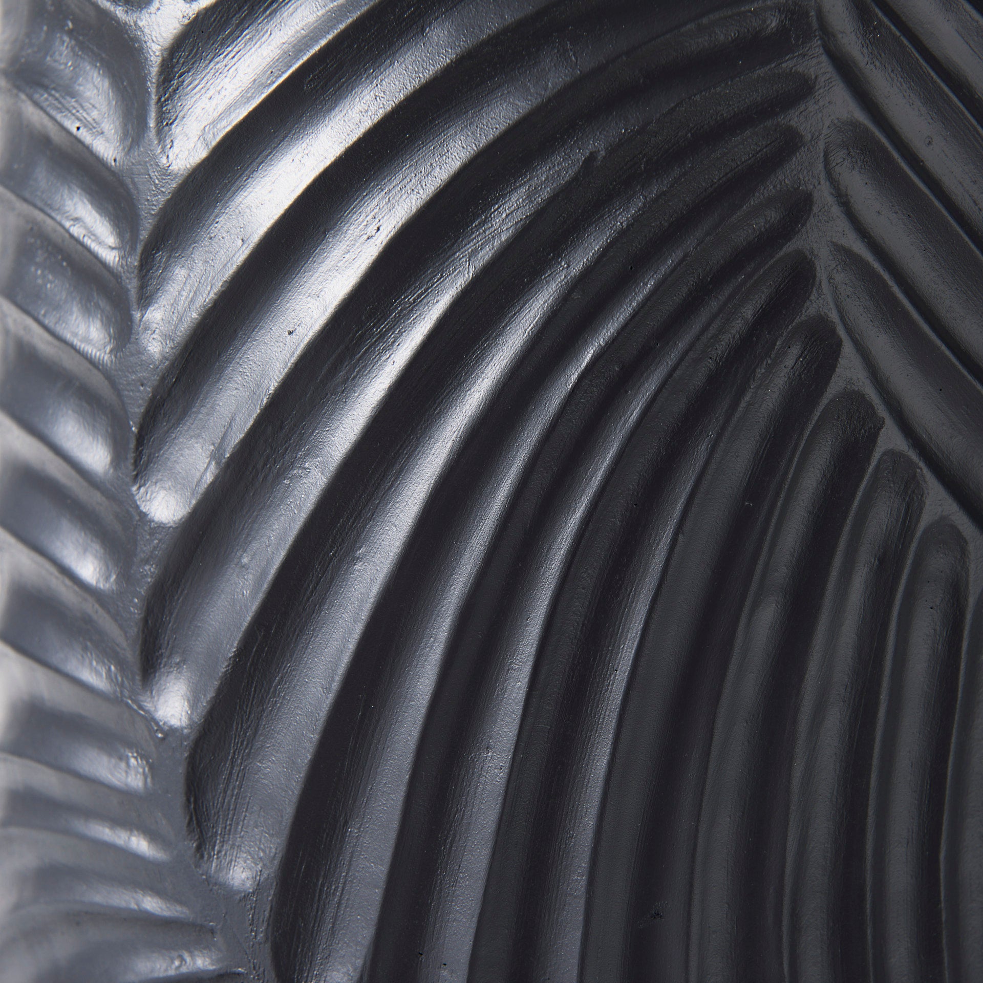 Quinn 18.0L x 18.0W x 28.8H Navy Base W/Beige Fabric Shade Table Lamp - Central Designs