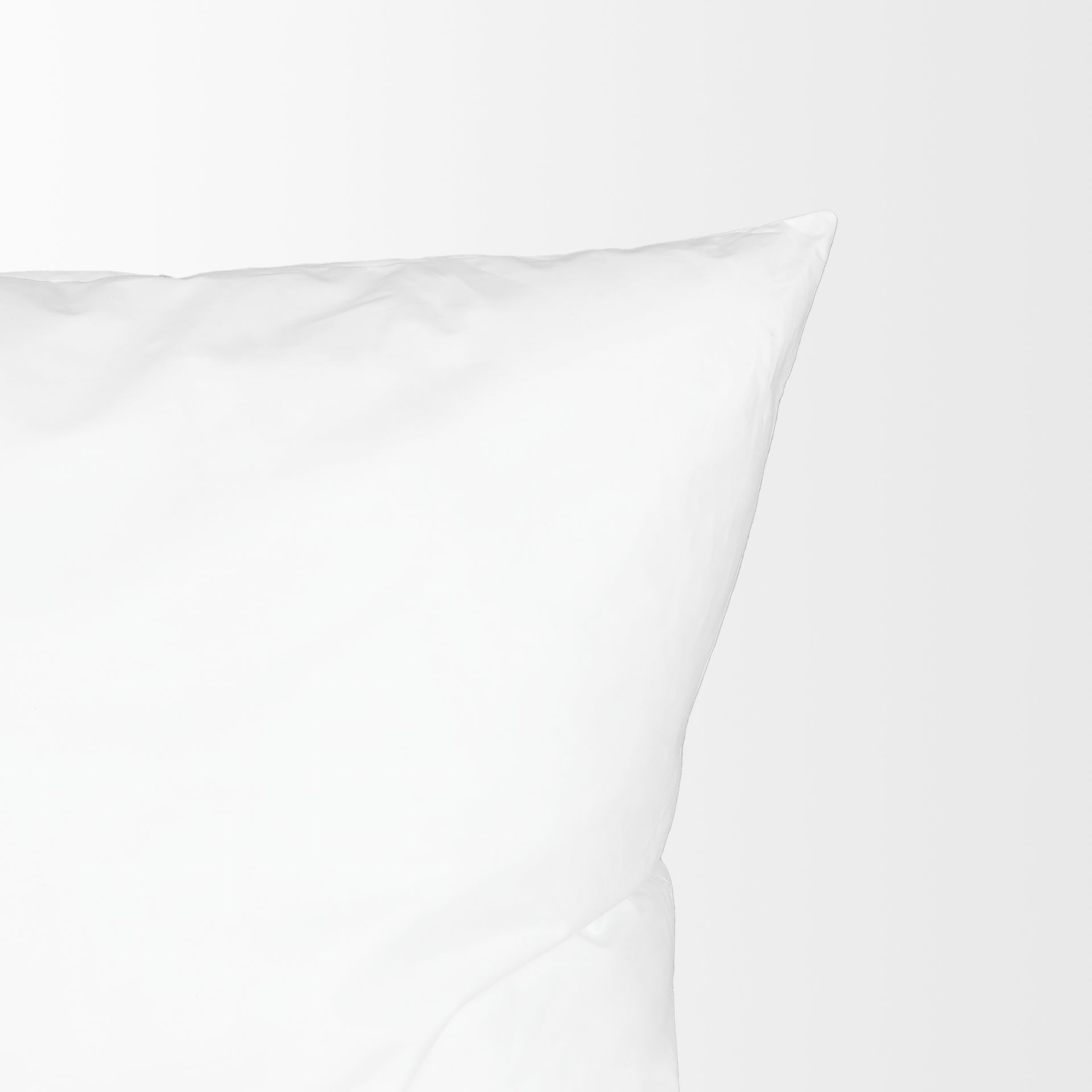 18 x 18 Non-Allergen Pillow insert