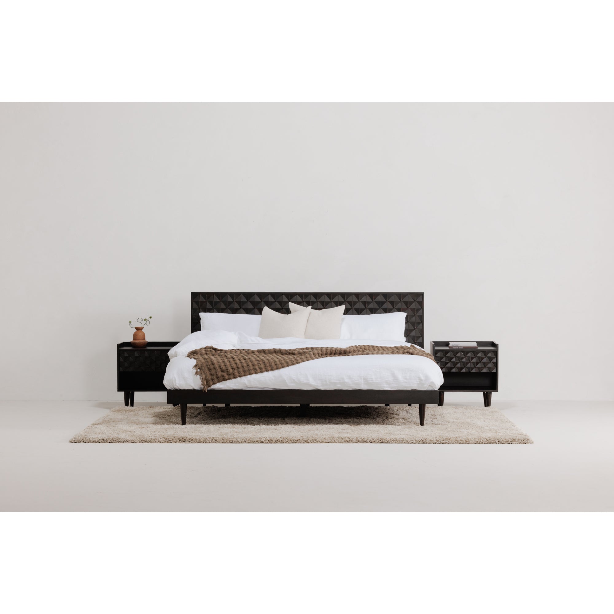 Pablo Queen Bed Black