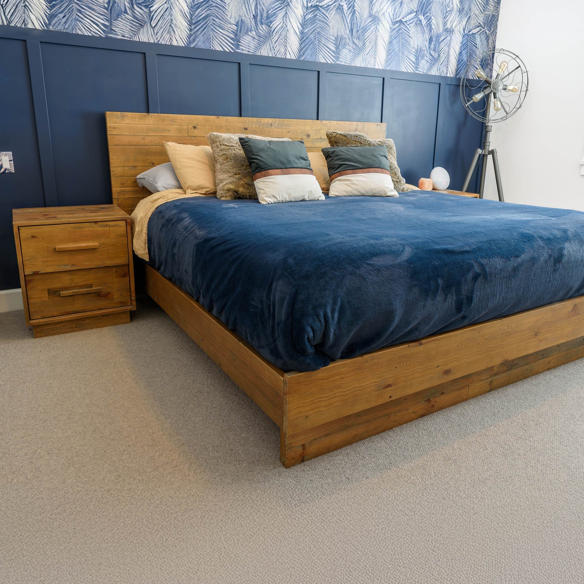 Nevada Queen Bed - Dark Driftwood - Central Designs