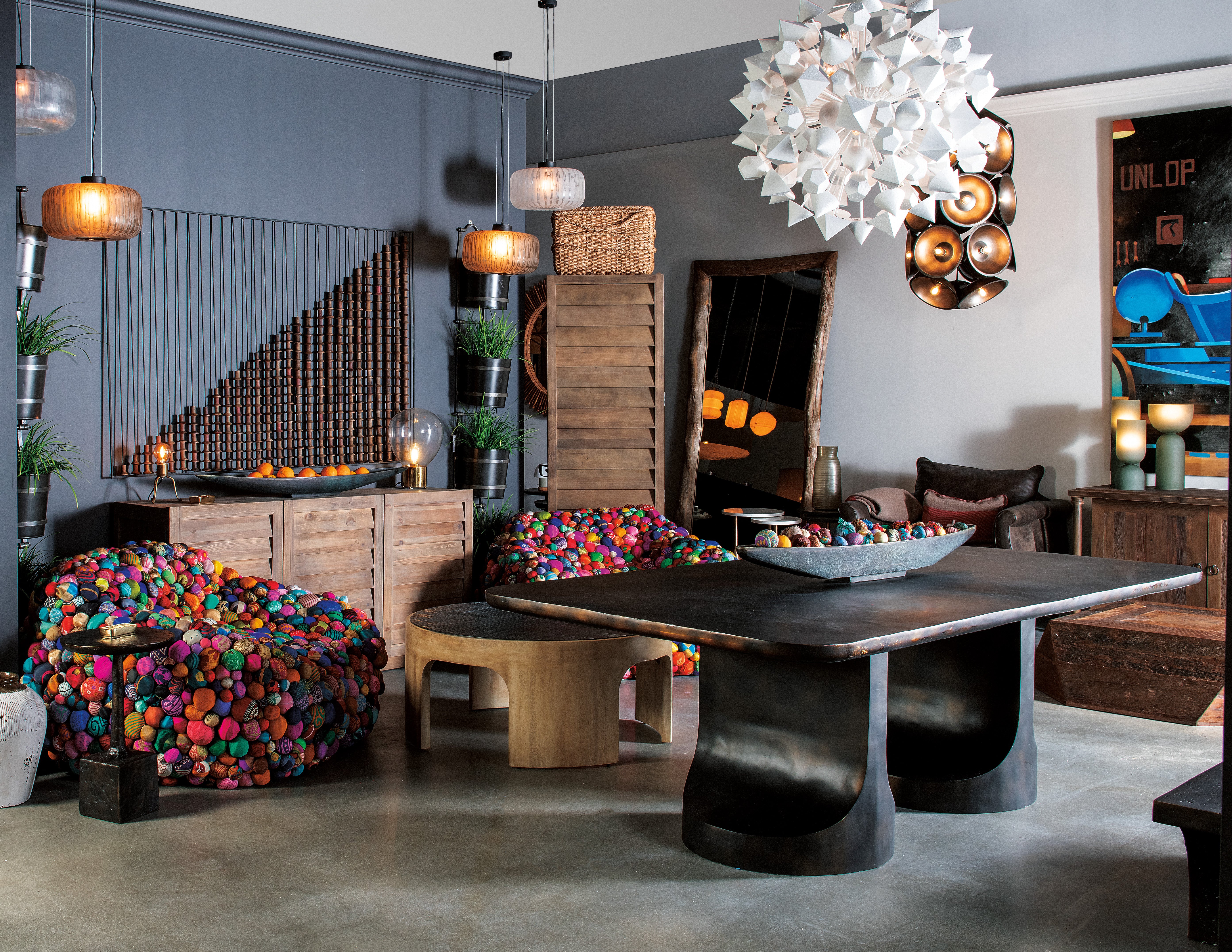 Iron Hanging Wall Buckets